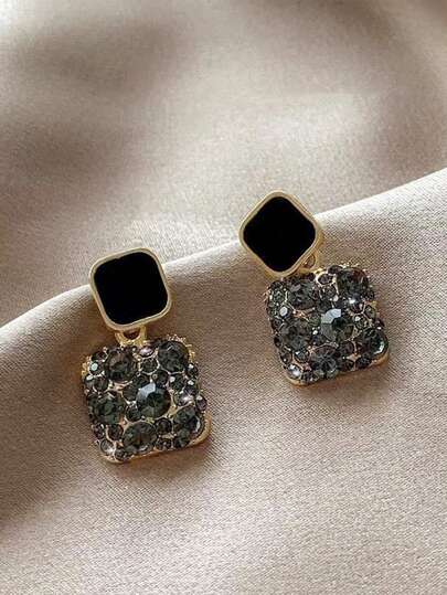 Black Square Dashing Earrings