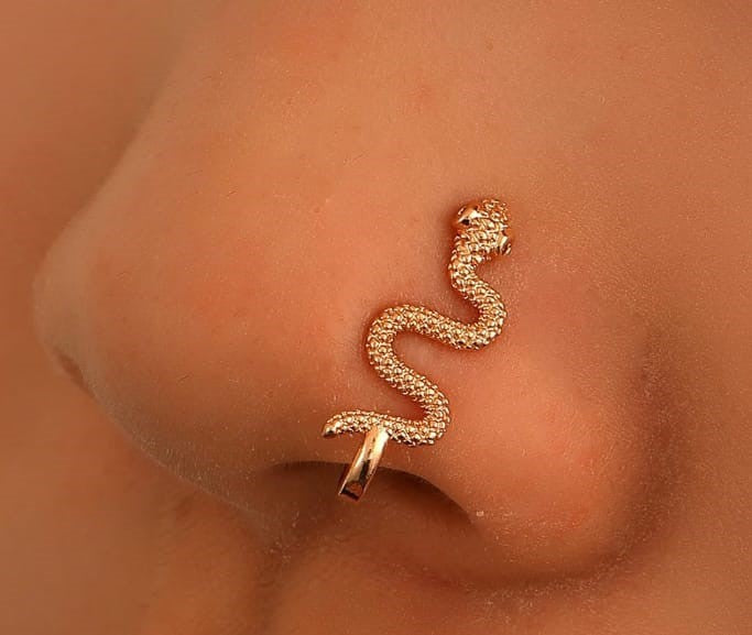 Gold Snake Nose Ring – Elegant & Edgy Design