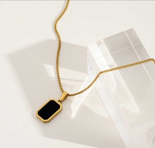 Black Charming Pendent