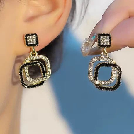 Vintage-Inspired Geometric Dangle Earrings